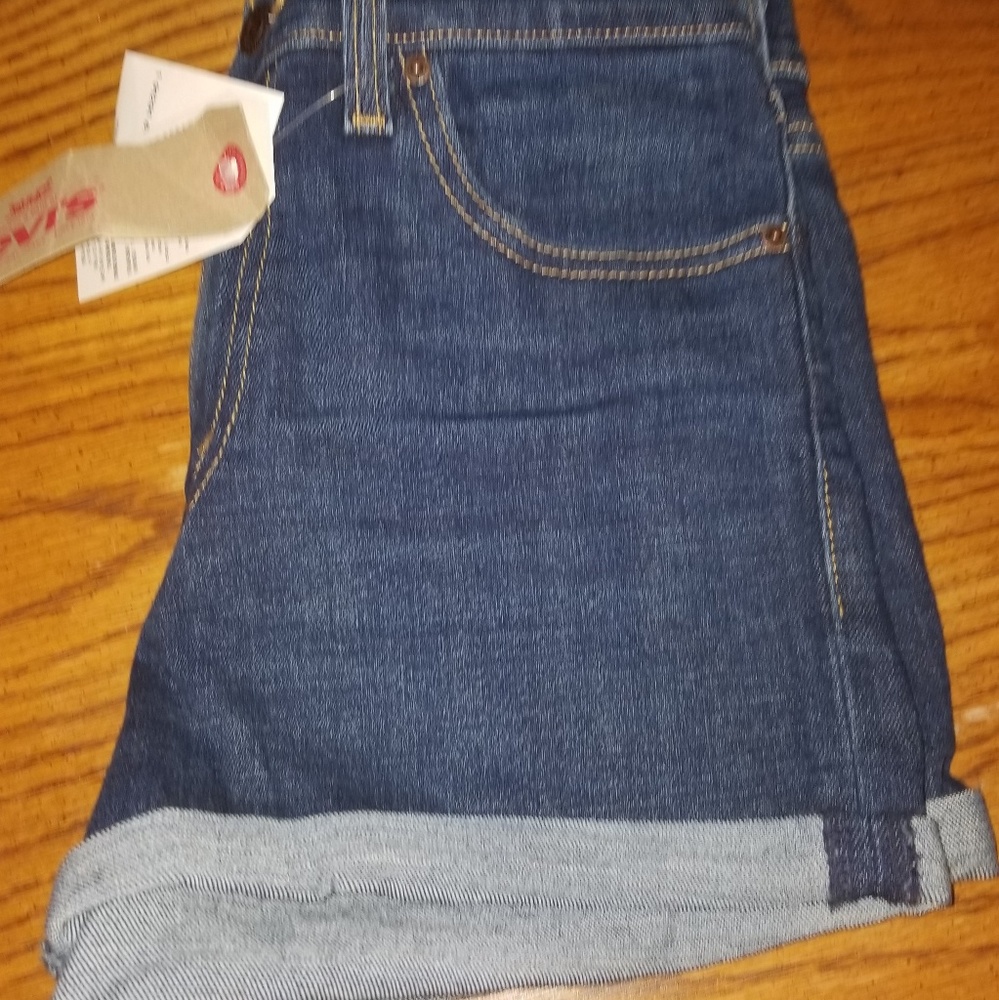 Levi's short - Picture 3 of 3